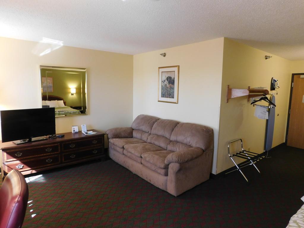 Days Inn By Wyndham Lexington Ne Exterior photo